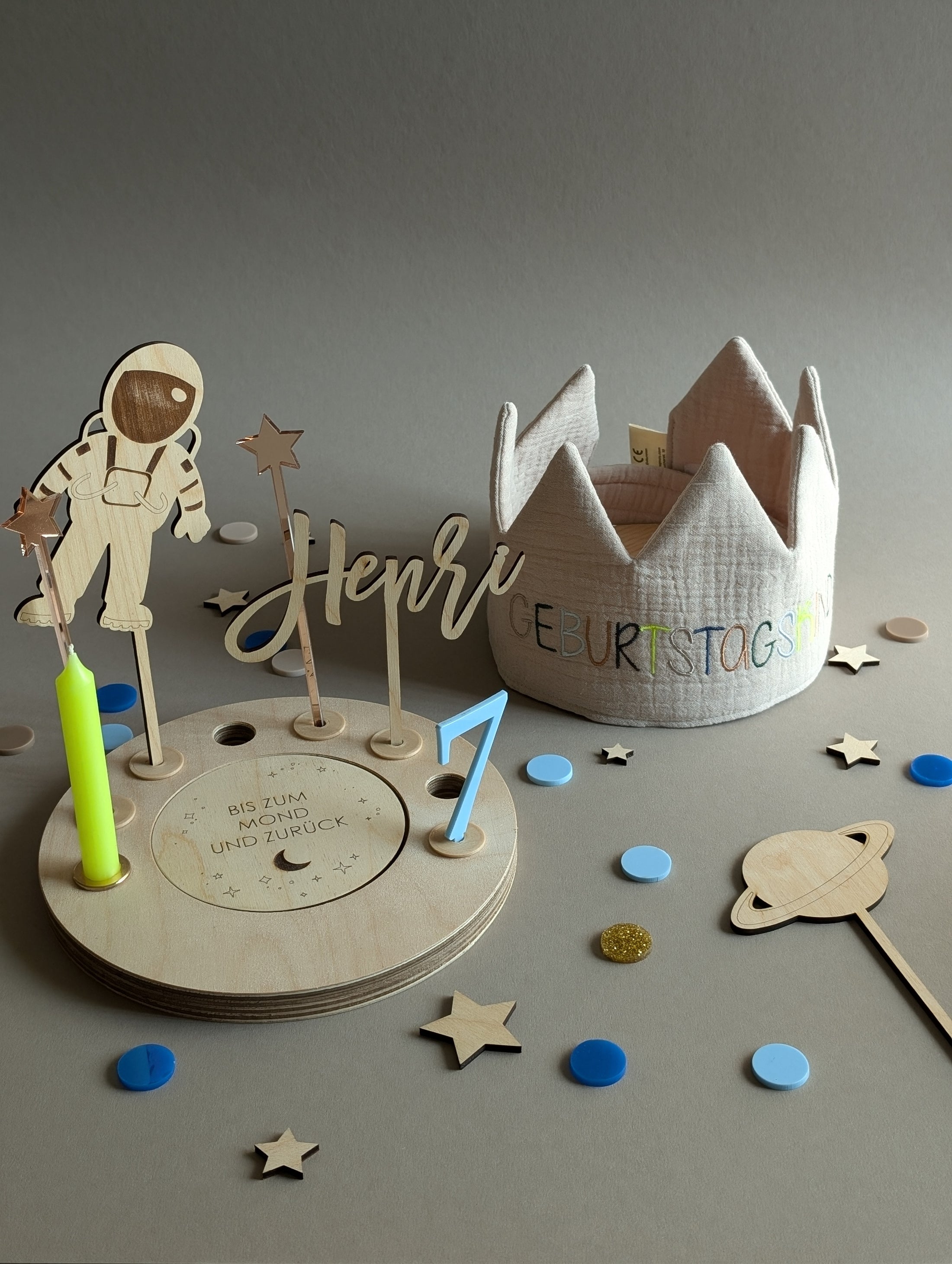 Holzstecker Set /Cake Topper Weltraum Weltall Rakete Astronaut Planeten